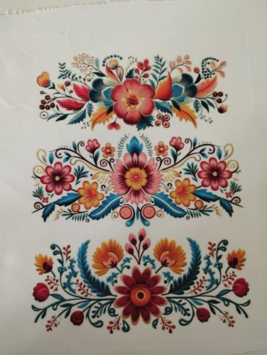 Textilpanel népi motívumokkal